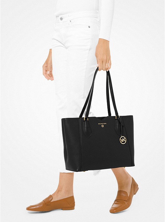 100-4 Michael-Kors-Shopper-Mae-Black