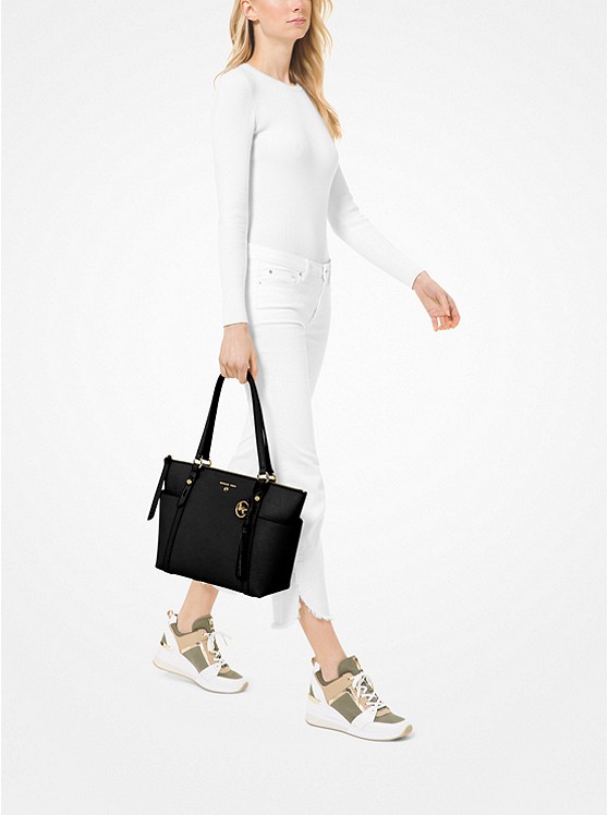 150-4 Michael Kors Nomad Black