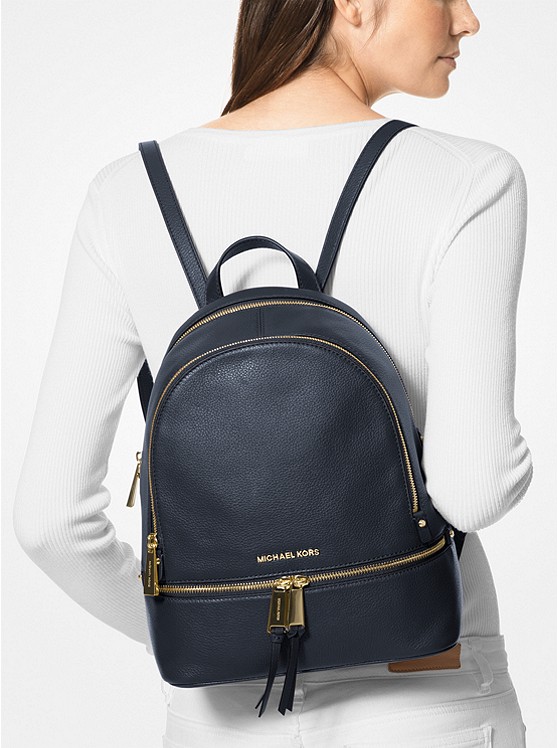 71-4 Michael-Kors-Reha-Zip-Rucksack-Dunkelblau