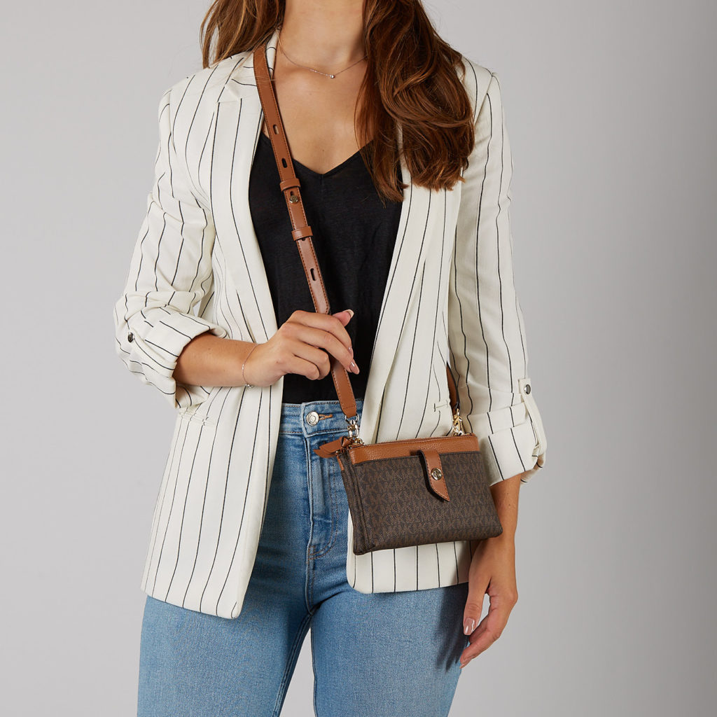 Charme – Logo Brown/Acorn – Detail 2