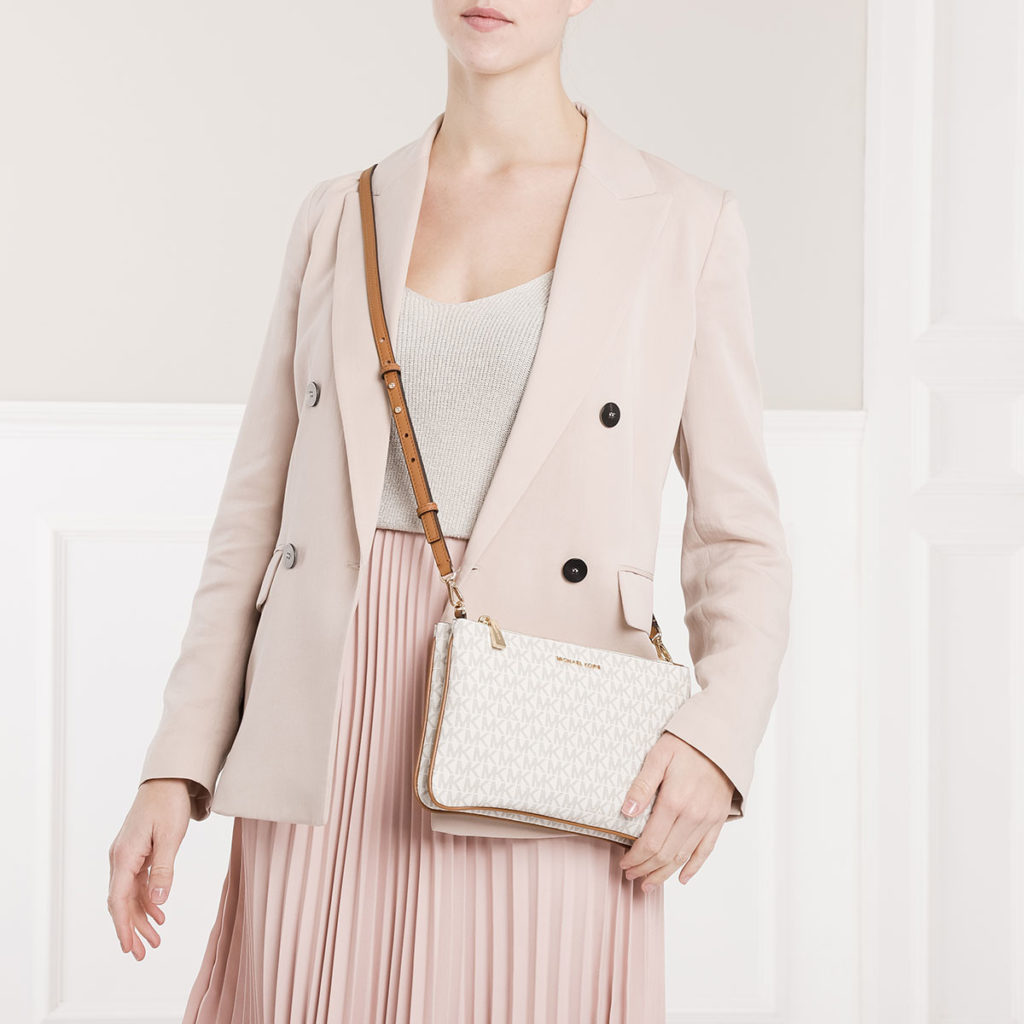 Jet Set – Logo Vanilla/Brown – Detail 4